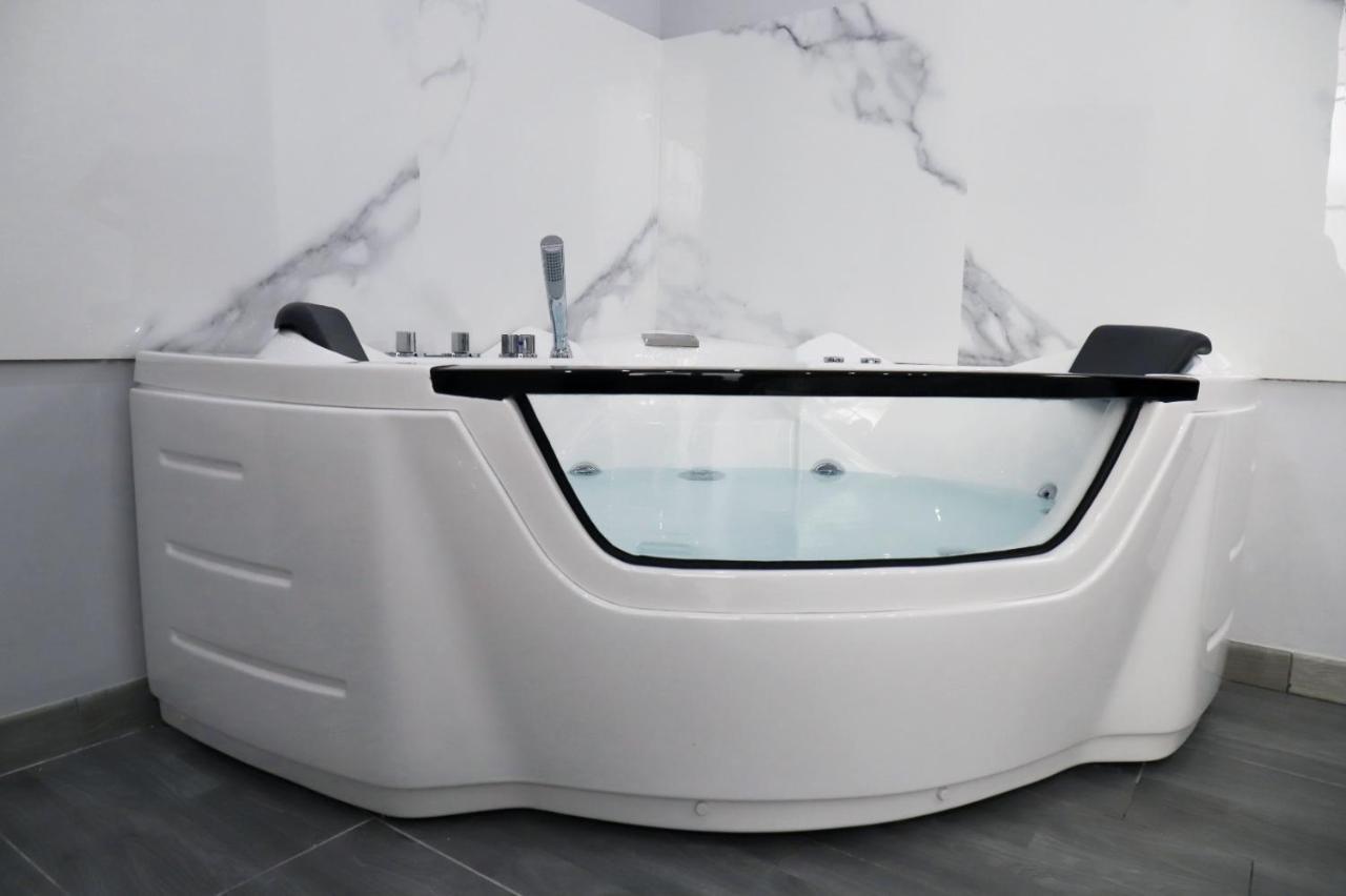 Suite Nicolai 165 Bari Ngoại thất bức ảnh